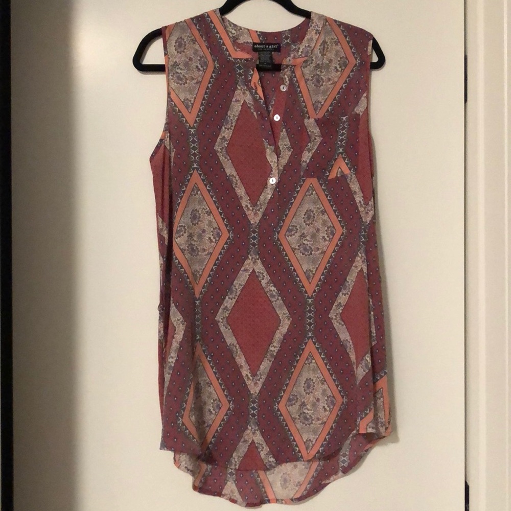 Sleeveless tunic